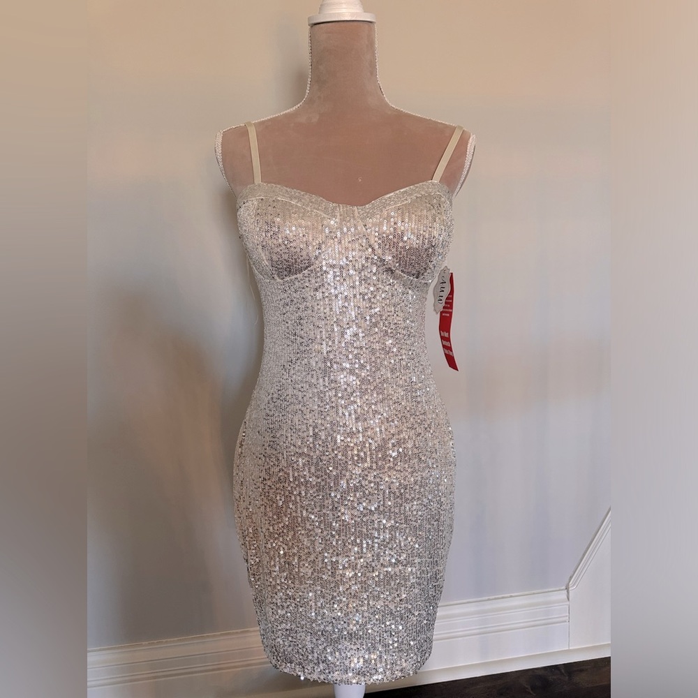 Beautiful sequin mini dress light champagne!